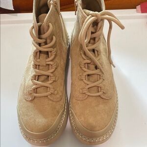 Universal Thread Boots